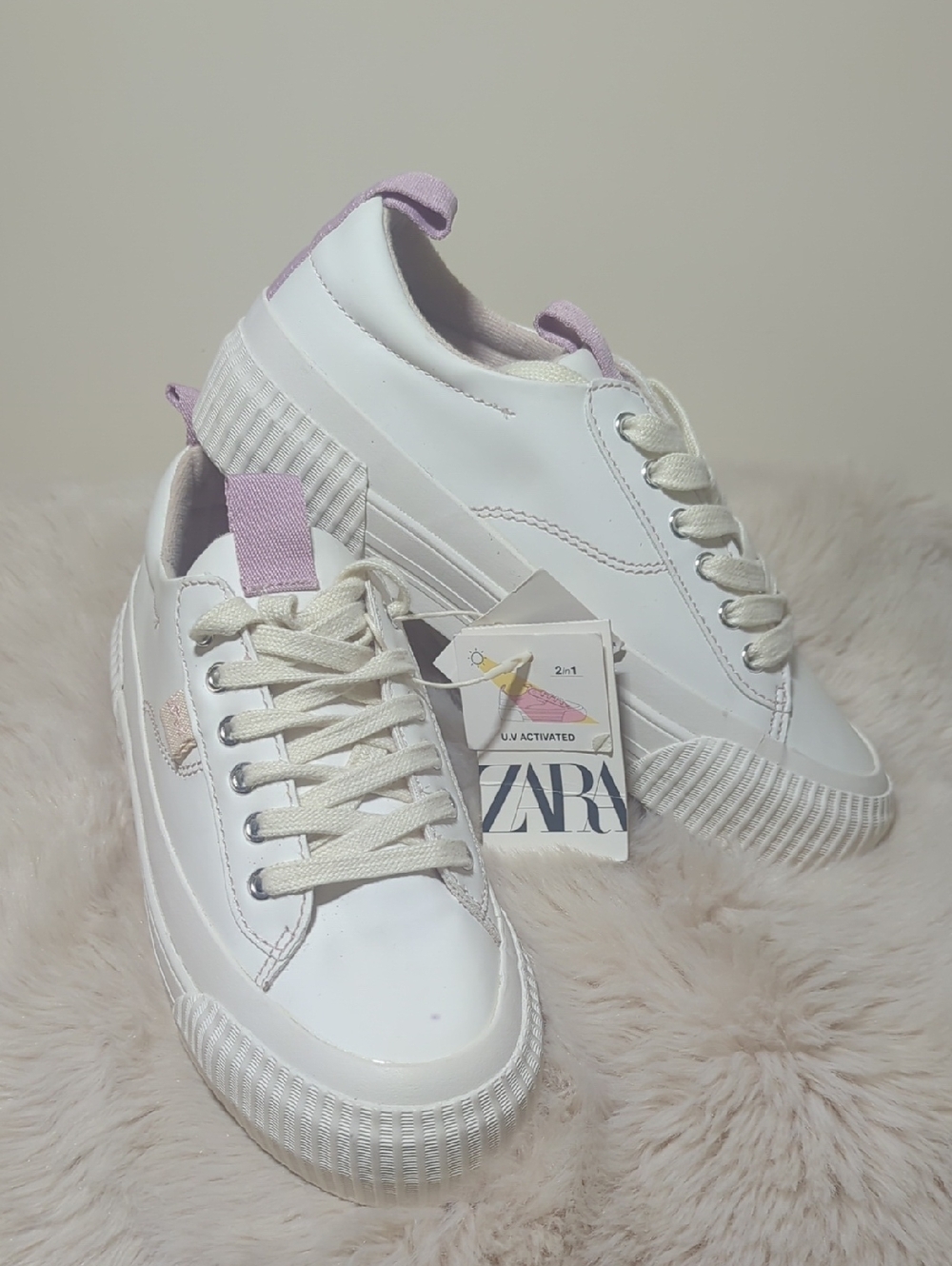 Zara Women's White and Pink Sneakers